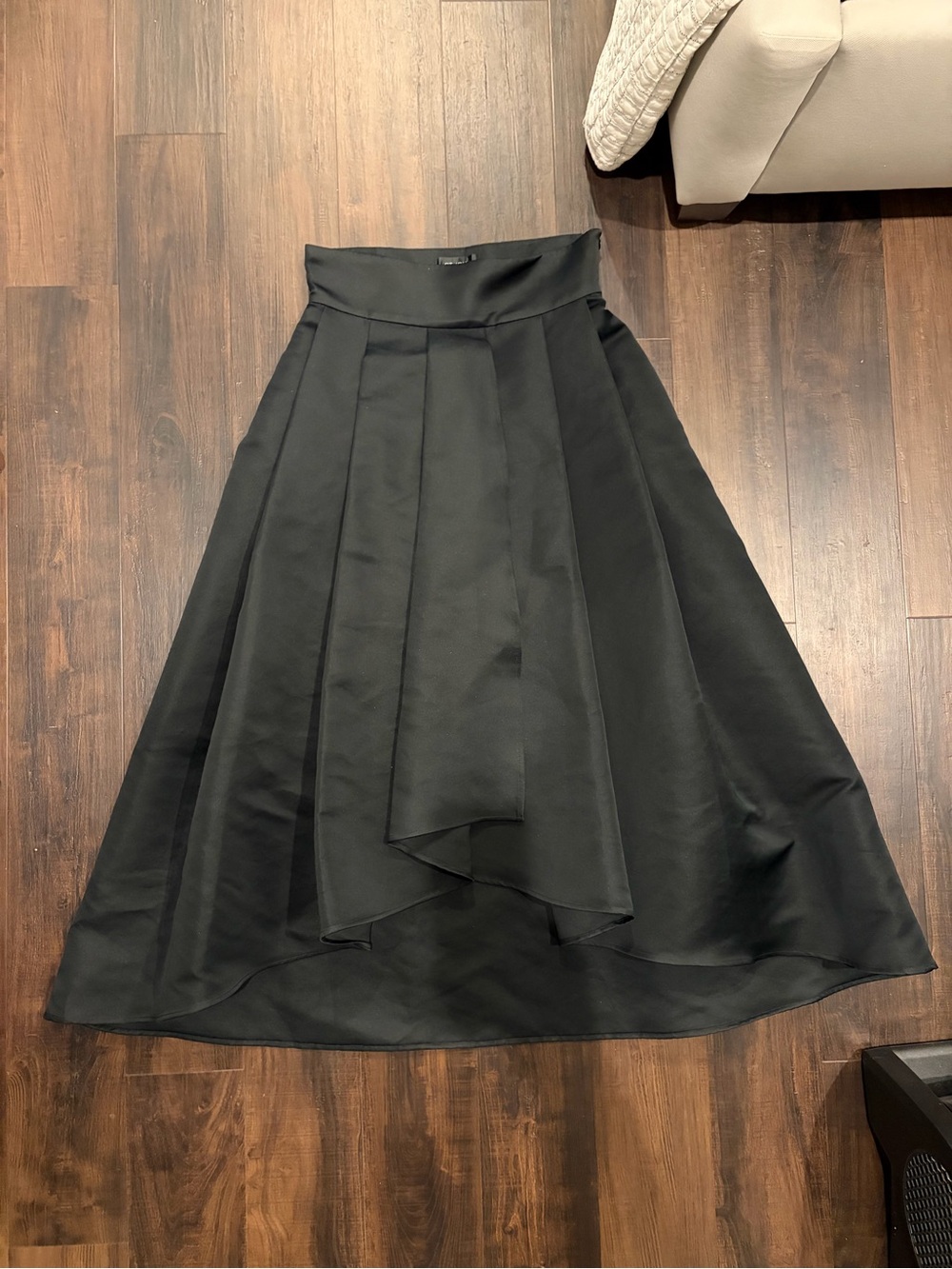 NWT St. John Black Satin High Low Maxi Skirt Size 8 Luxury